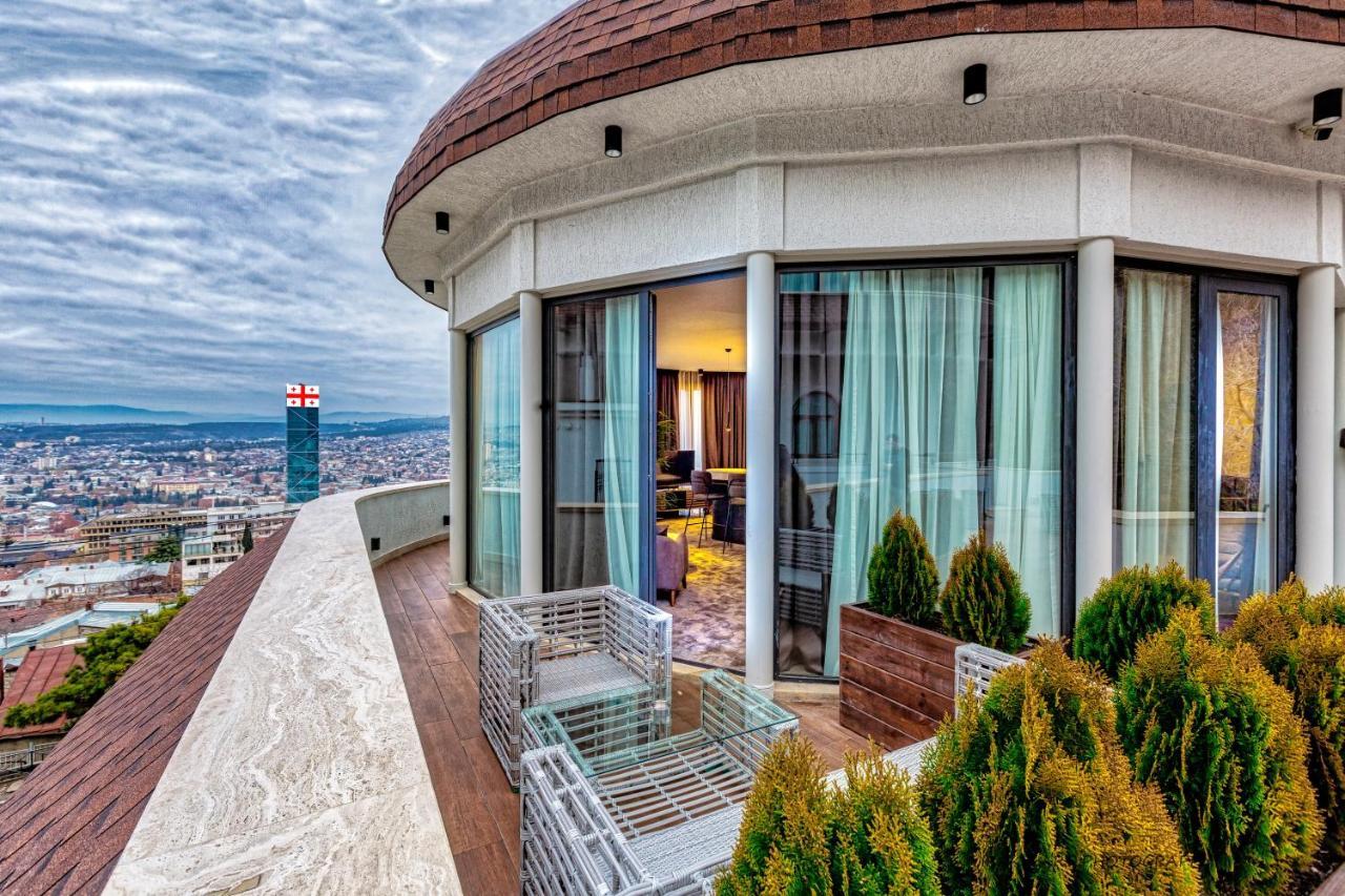 Otel Adamo 4*